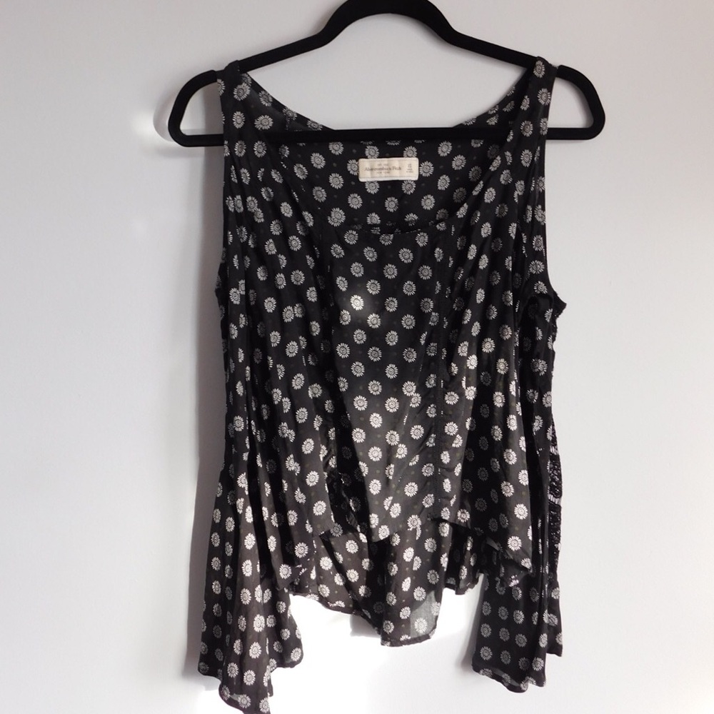 Black tank top!